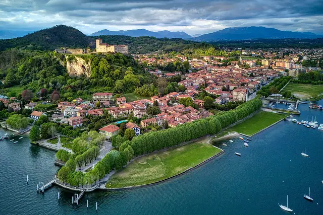 Il paese: Angera