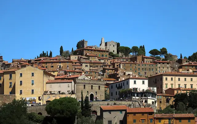 Il paese: Campiglia Marittima