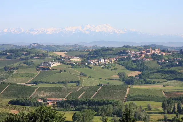 Il paese: Castelnuovo Calcea
