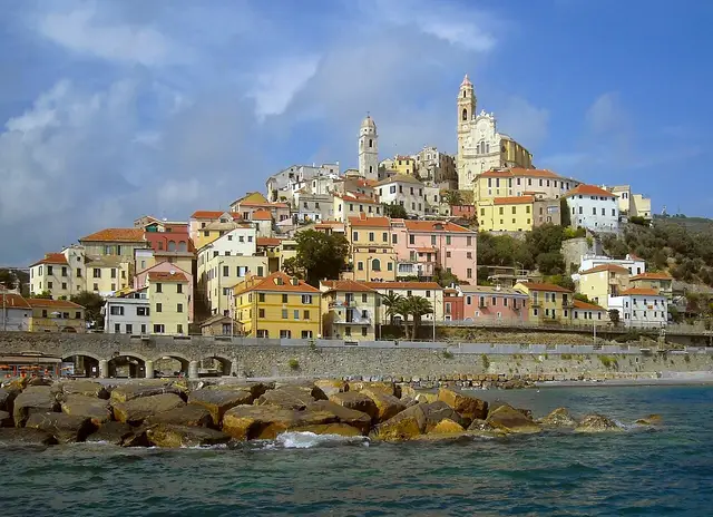 Il paese: Cervo