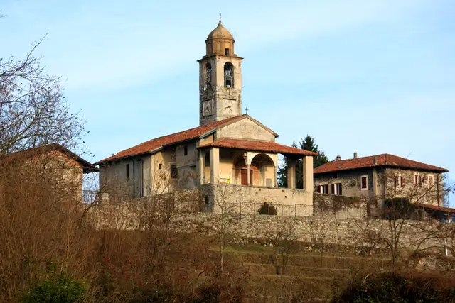 Il paese: Dormelletto