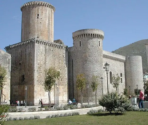 Il paese: Fondi