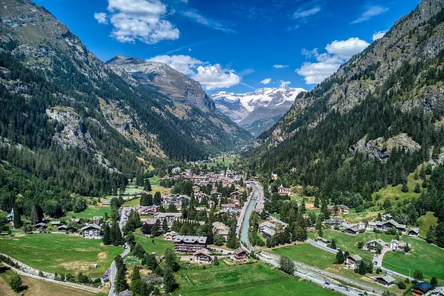 Il paese: Gressoney-Saint-Jean