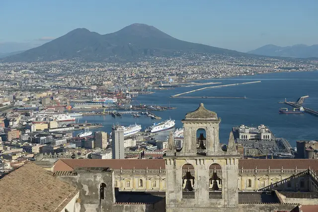 Il paese: Napoli