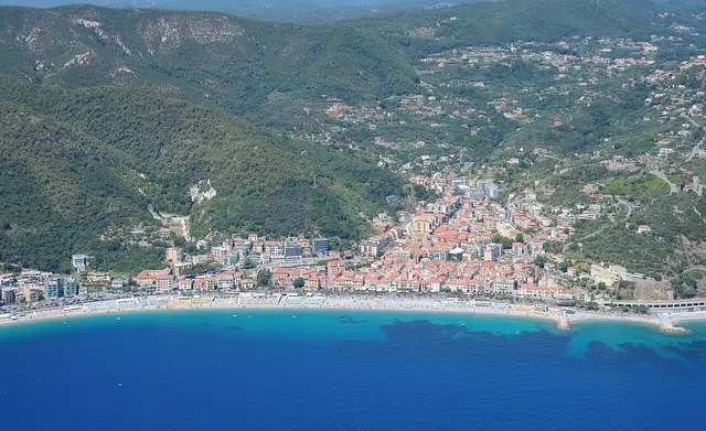 Il paese: Noli