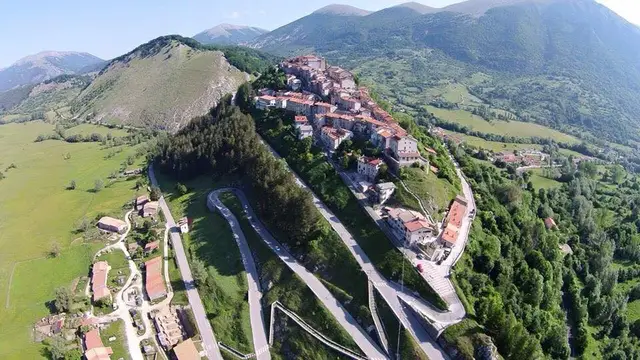 Il paese: Opi
