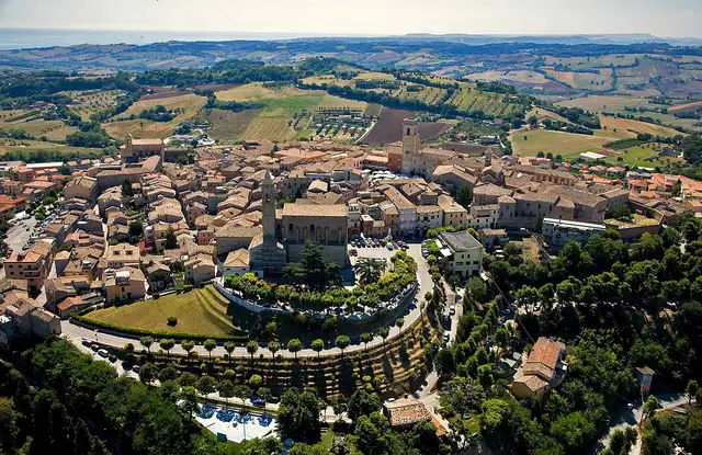 Il paese: Potenza Picena