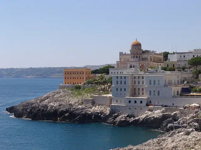 Il paese: Santa Cesarea Terme
