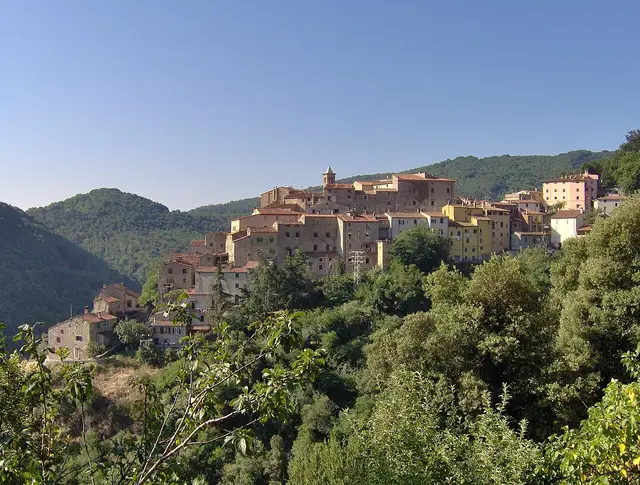 Il paese: Sassetta